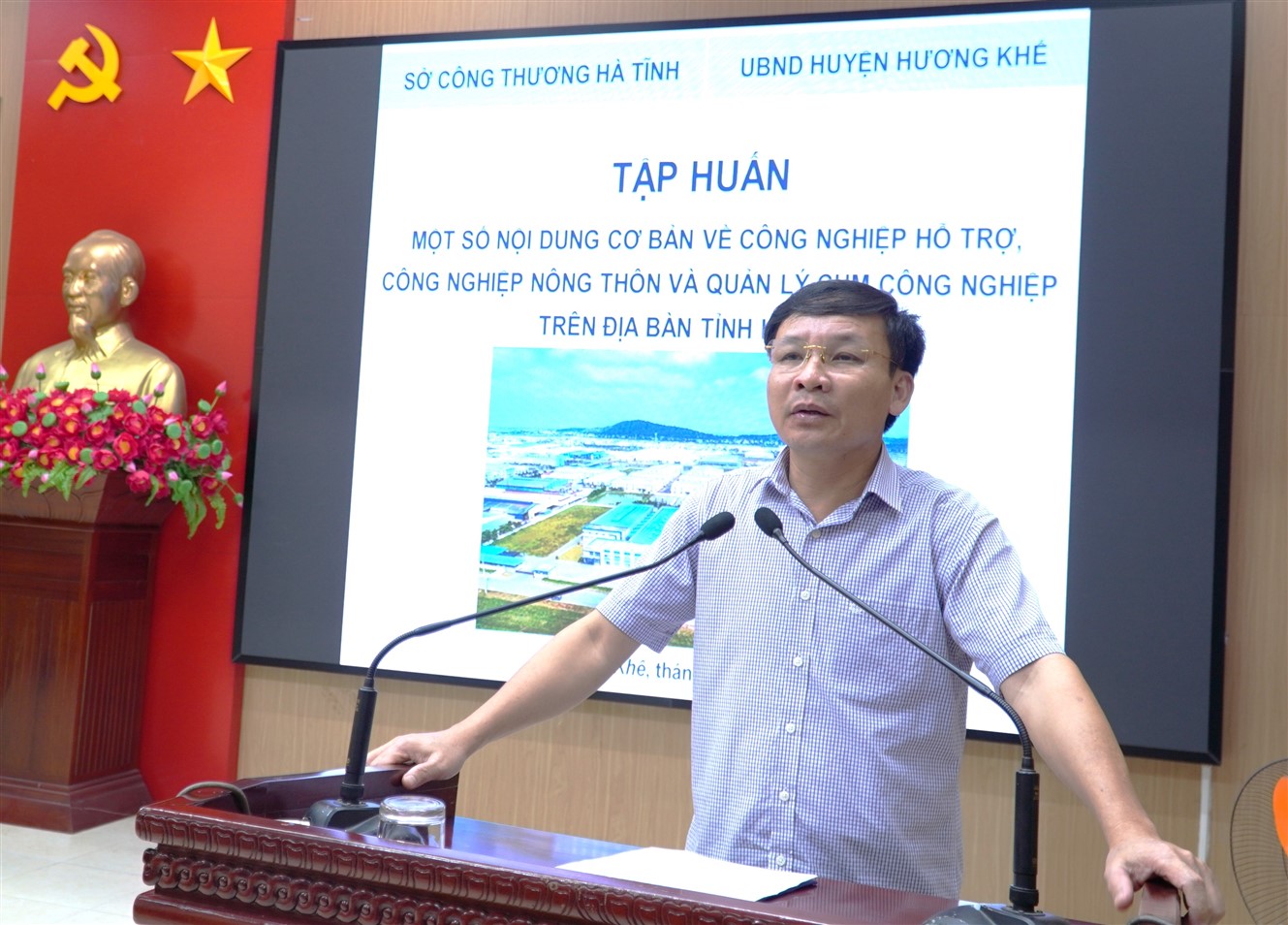 Tập Hương Khê tập huấn kiến thức công nghiệp hỗ trợ, công nghiệp nông thôn, phổ biến VBPL về cụm công nghiệp