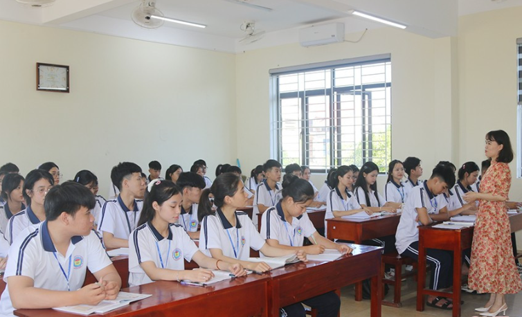 Hà Tĩnh: Tuyên truyền, giáo dục sức khỏe sinh sản cho học sinh trên địa bàn