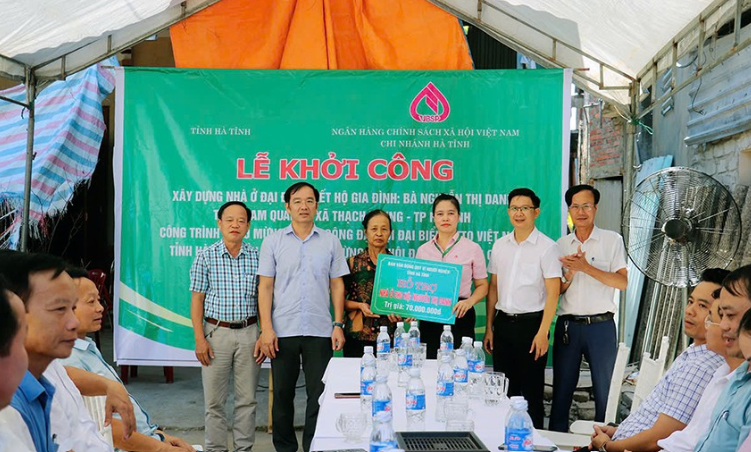Hà Tĩnh: Khởi công xây nhà đại đoàn kết cho hộ nghèo