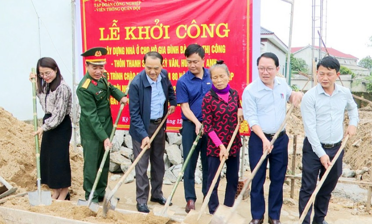 Lễ Khởi công xây dựng nhà tình nghĩa ở huyện Kỳ Anh