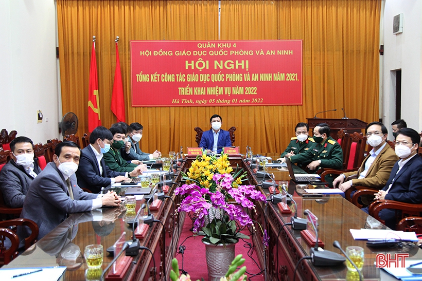 Hà Tĩnh khen thưởng 14 tập thể, cá nhân hoàn thành xuất sắc công tác quốc phòng - an ninh