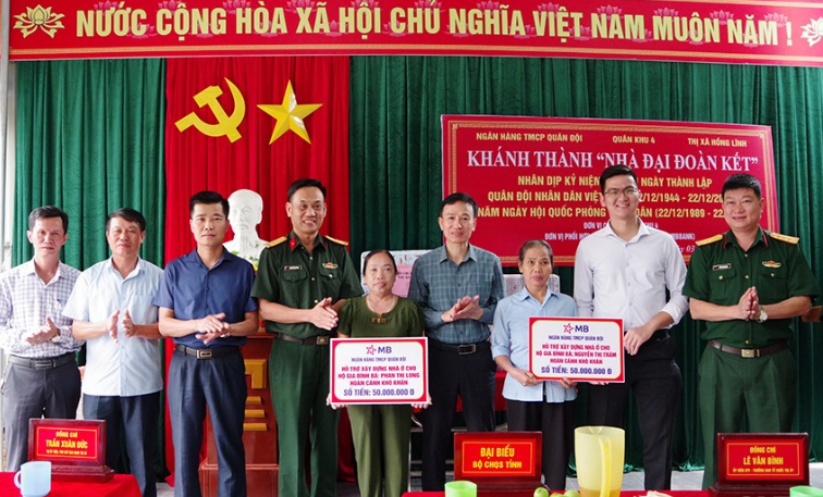 Khánh thành 2 nhà 'Đại đoàn kết' trên địa bàn TX Hồng Lĩnh