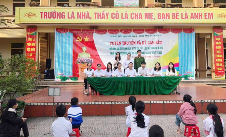 Hương Sơn: Tuyên truyền về tác hại của pháo nổ tại các trường học