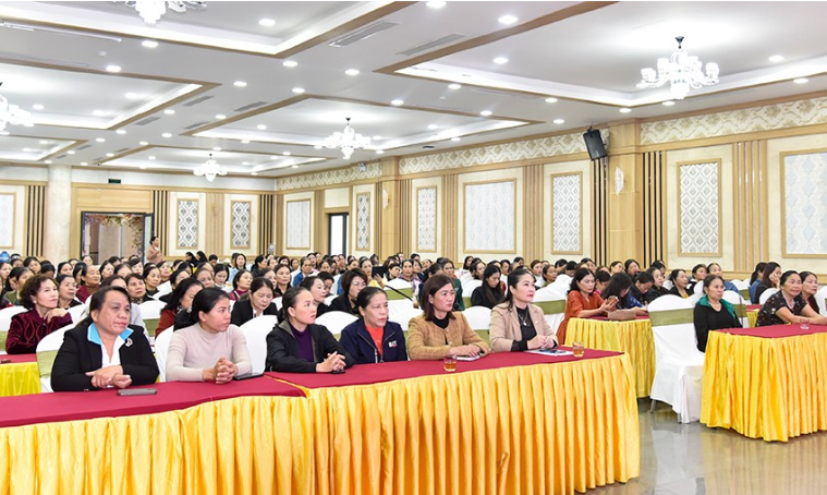 Tập huấn biện pháp sử dụng an toàn mạng xã hội, phòng chống lừa đảo qua mạng và Phong trào thi đua “Xây dựng người phụ nữ Hà Tĩnh thời đại mới”