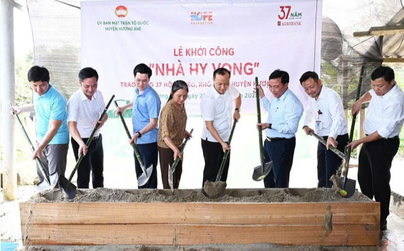 Hương Khê: Thêm 37 'Nhà hy vọng' hỗ trợ các hộ dân hoàn cảnh khó khăn trên địa bàn