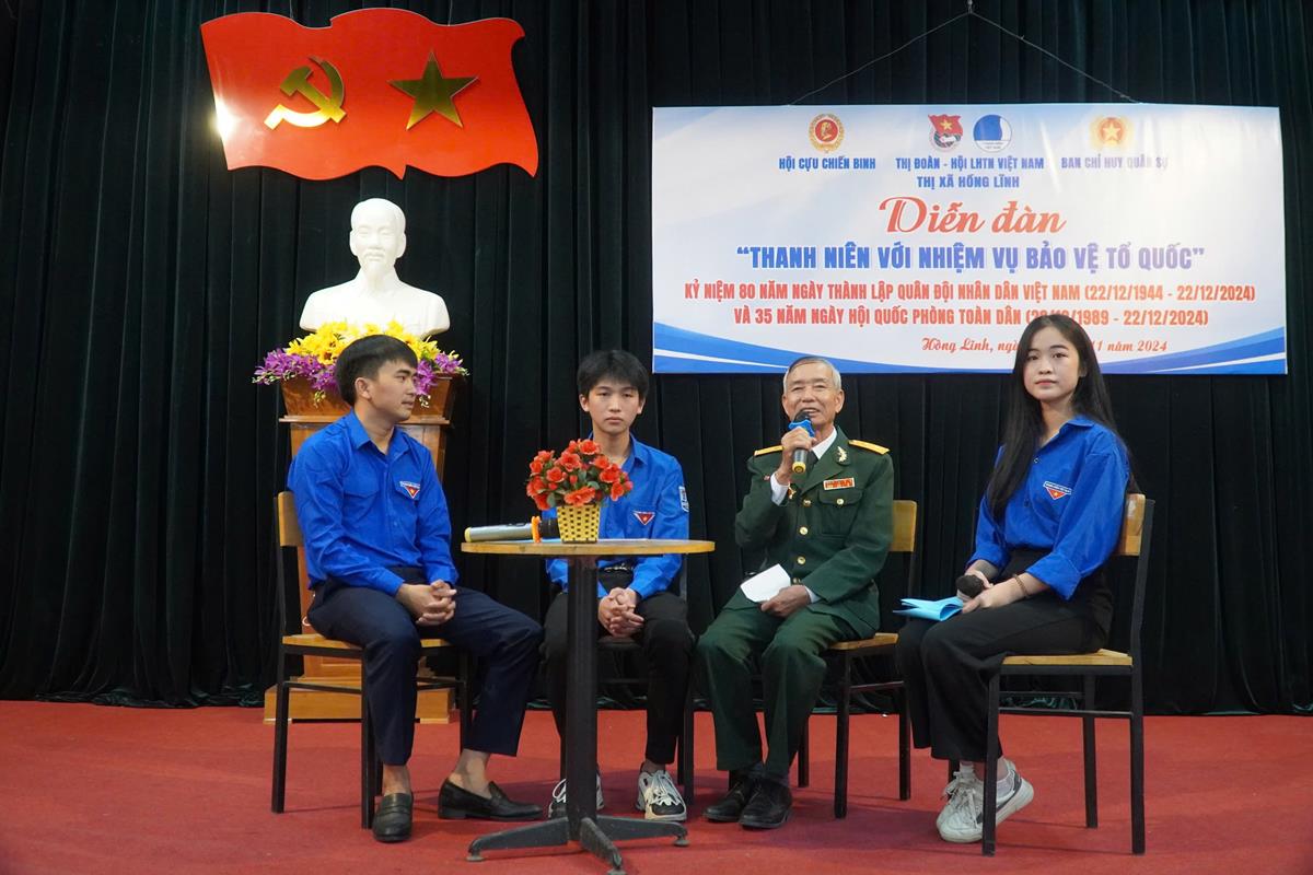 Diễn đàn “ Thanh niên với nhiệm vụ bảo vệ Tổ quốc”