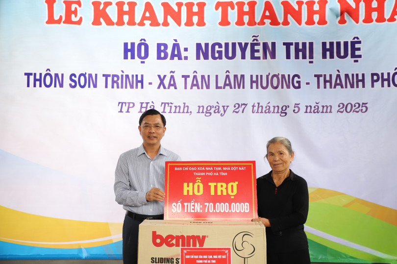 Khánh thành đồng loạt nhiều nhà ở cho người nghèo, hộ có công trên địa bàn TP Hà Tĩnh