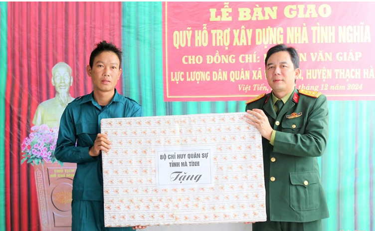 Thạch Hà: Trao tặng nhà nhân ái cho quân nhân khó khăn trên địa bàn