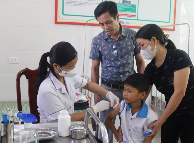 Triển khai chiến dịch tiêm vắc-xin phòng sởi tăng miễn dịch cộng đồng