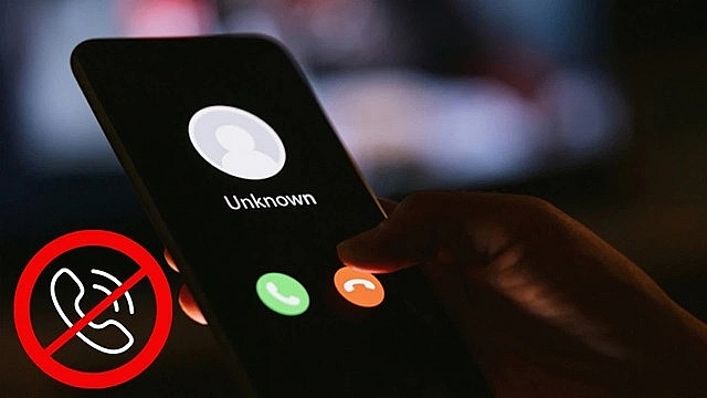 Người phụ nữ bị lừa gần 1 tỷ đồng sau khi làm theo hướng dẫn mở khóa sim