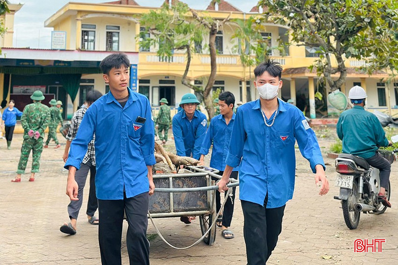  Khẩn trương khắc phục hậu quả mưa bão, sẵn sàng cho năm học mới