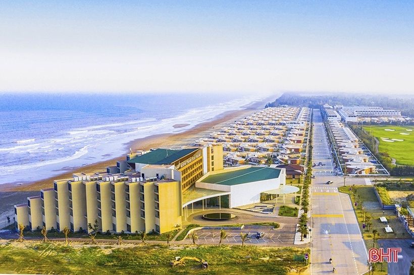 Du lịch biển Hà Tĩnh hút khách ngay đầu hè