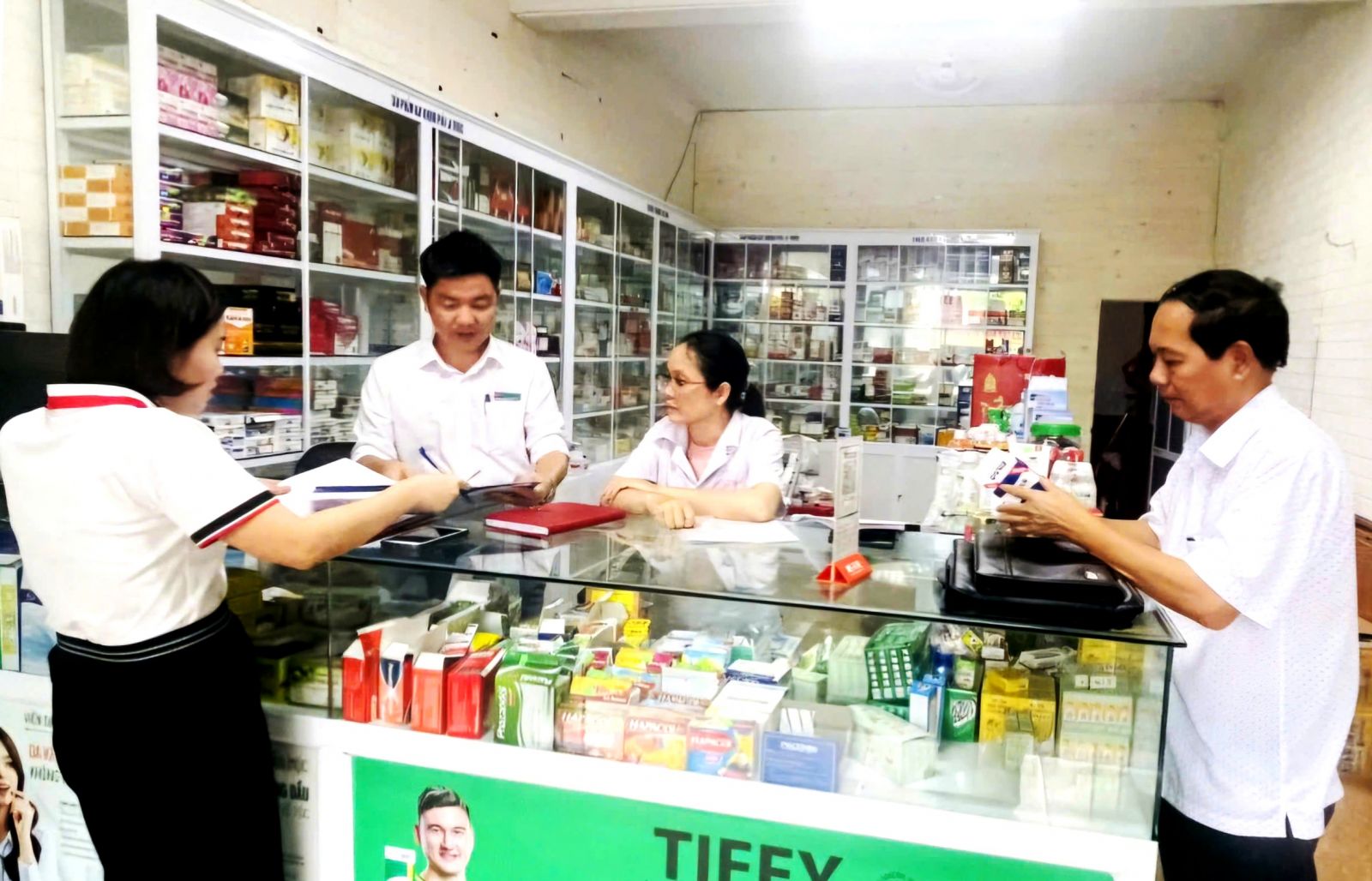 Ngành Y tế  Hà Tĩnh: Bảo đảm cung ứng, kiểm soát chặt chẽ giá thuốc cứu chữa người bị thương, bị bệnh sau mưa bão