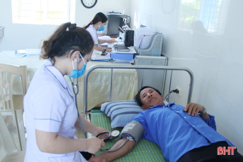 Lộc Hà gắn chăm sóc sức khỏe cho Nhân dân với nâng cao tiêu chí y tế