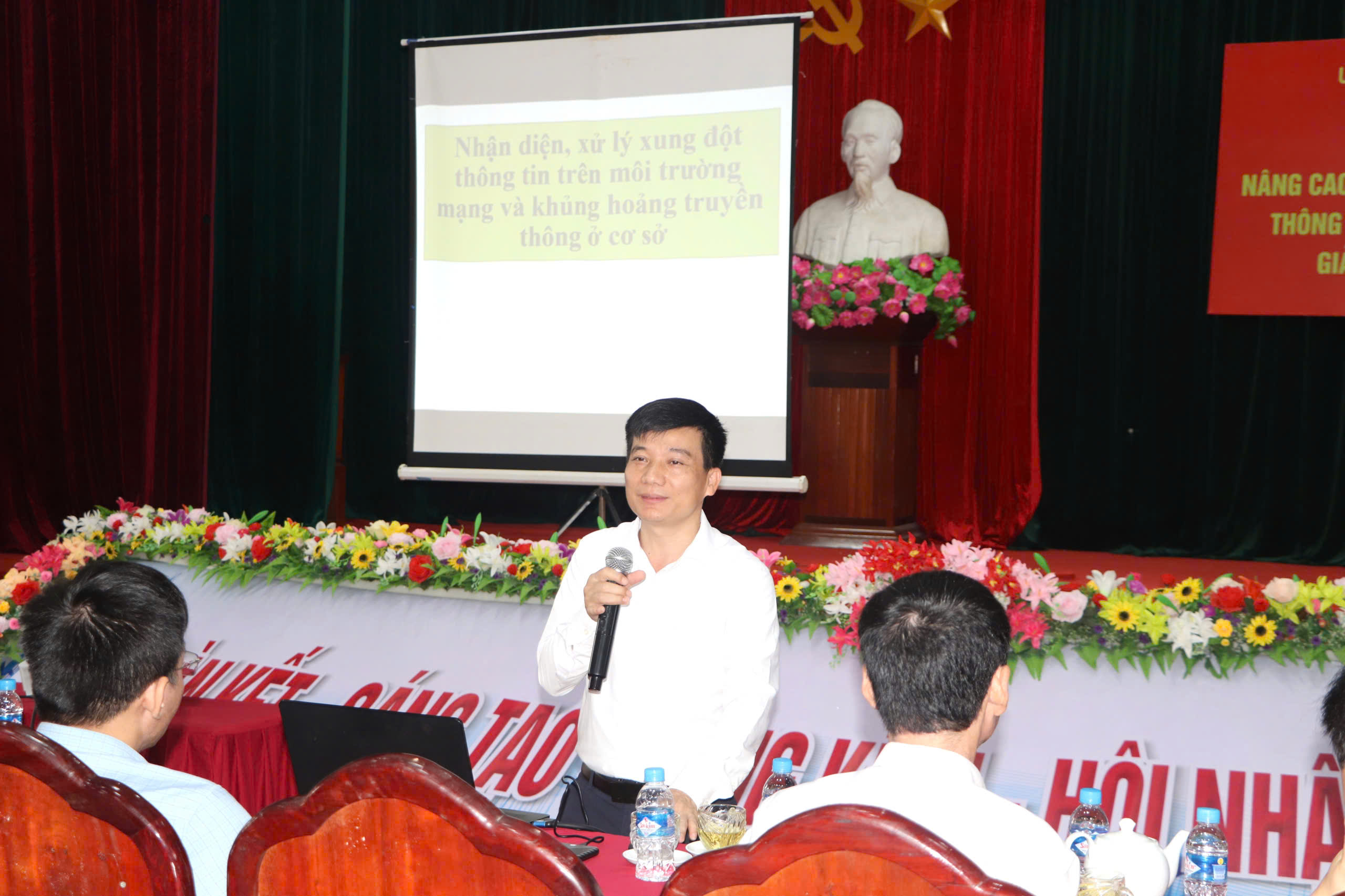 Vũ Quang: Tập huấn nâng cao năng lực truyền thông cho cán bộ cơ sở