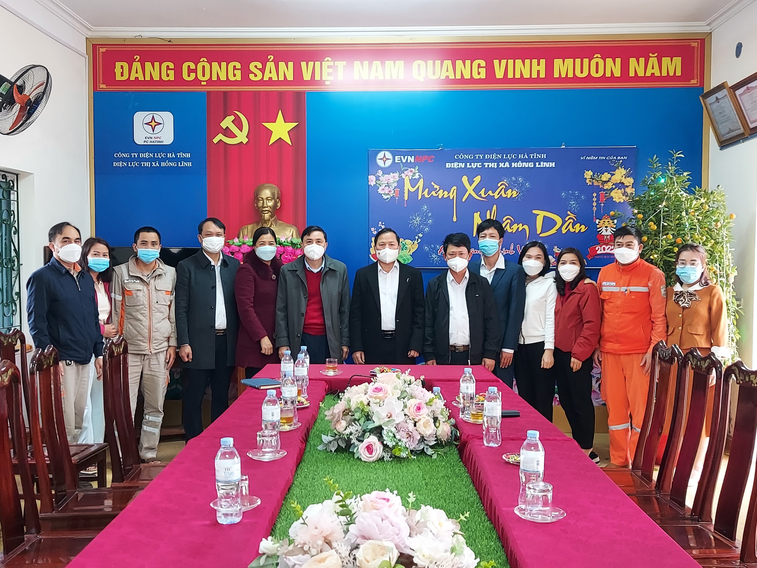 Công ty Điện lực Hà Tĩnh triển khai nhiệm vụ ngay từ ngày đầu năm 2022