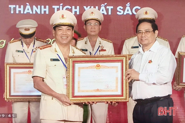 Thủ tướng Chính phủ tặng bằng khen Công an Hà Tĩnh về thành tích cấp căn cước công dân