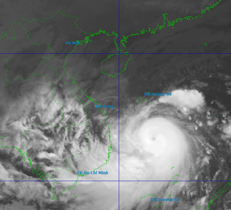  Bão số 13 cách Quy Nhơn khoảng 390km, gió giật cấp 17