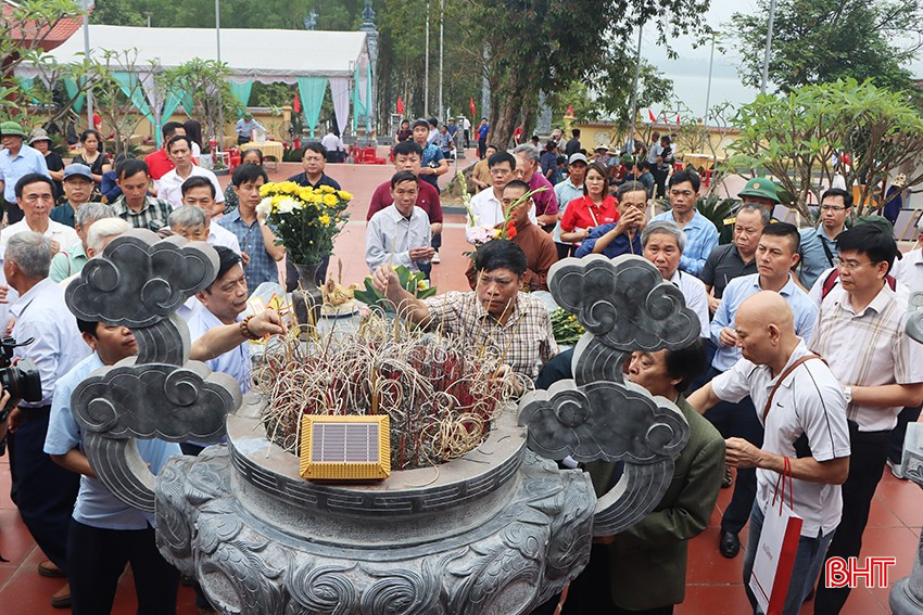 Khánh thành tổng thể Đền thờ anh hùng liệt sĩ tại hồ Kẻ Gỗ