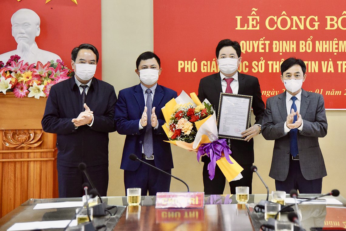 Lễ công bố quyết định bổ nhiệm Phó Giám đốc Sở Thông tin và Truyền thông Hà Tĩnh