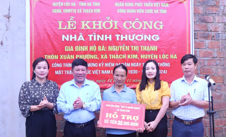 Lễ khởi công xây dựng nhà nhân ái cho hộ nghèo, gia đình chính sách trên địa bàn xã Thạch Kim