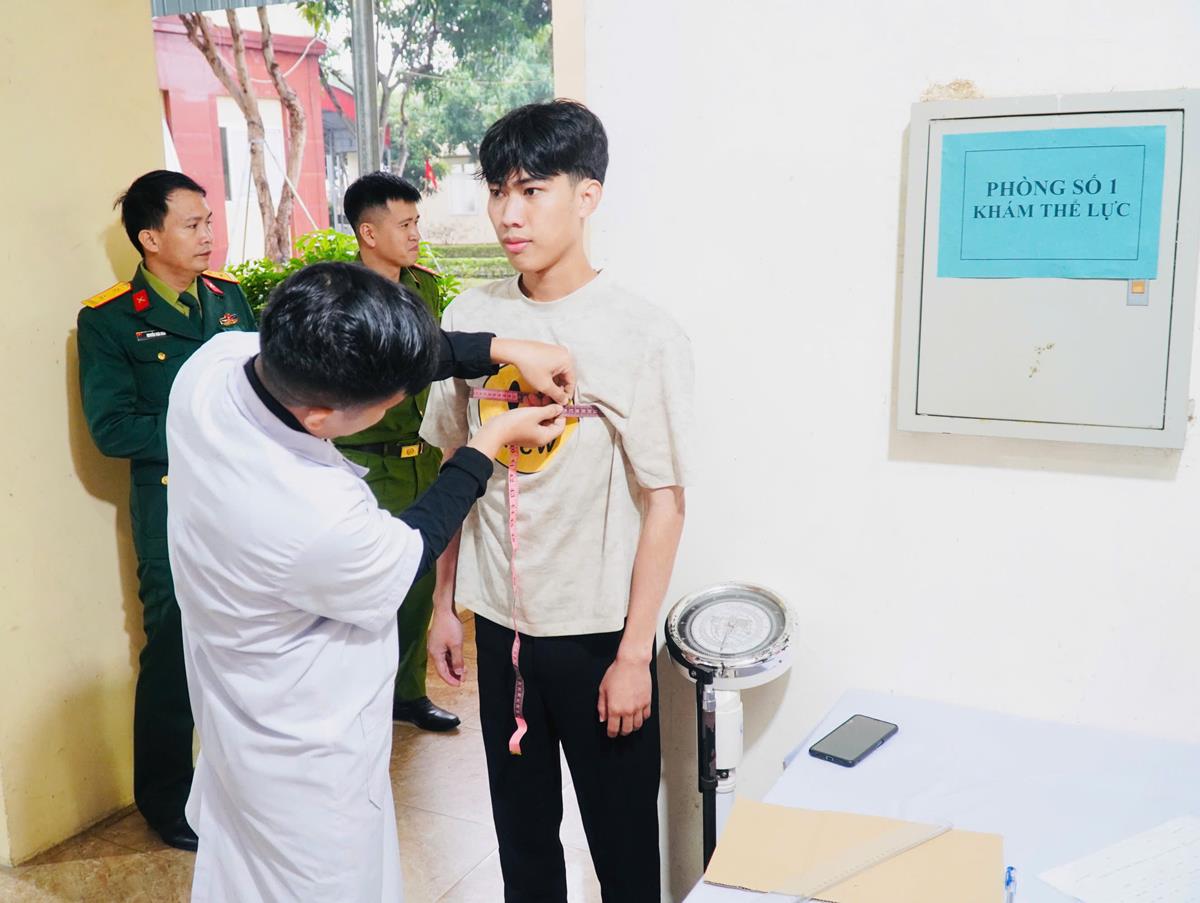 Thị xã Hồng Lĩnh tổ chức khám tuyển nghĩa vụ quân sự, công an năm 2025