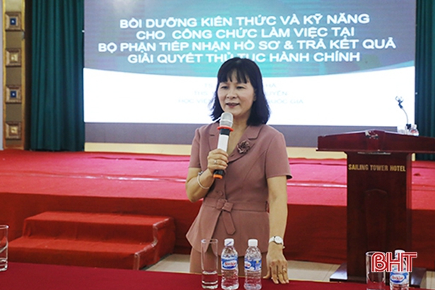 Nâng 'trình' xử lý hồ sơ một cửa cho công chức cấp xã Hà Tĩnh