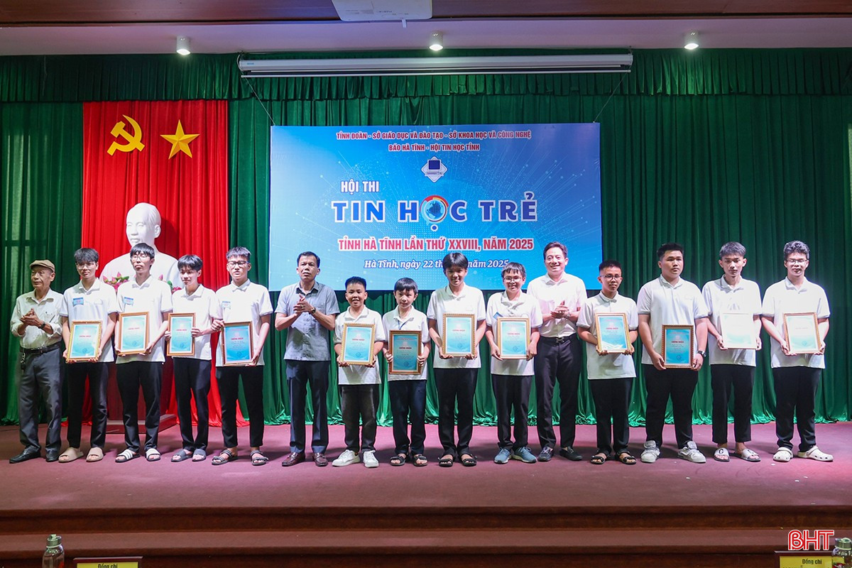Trao 75 giải thưởng tại Hội thi Tin học trẻ Hà Tĩnh năm 2025