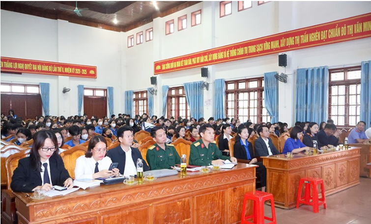 Phiên tòa giả định xét xử sơ thẩm về hành vi 'Trốn tránh nghĩa vụ quân sự'.