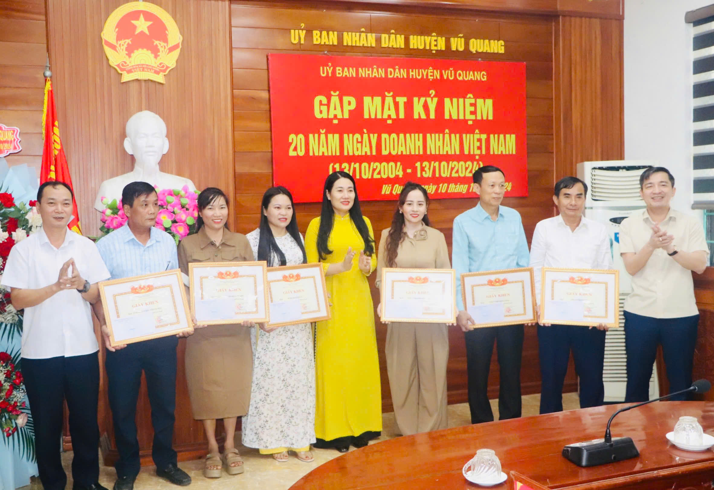 Vũ Quang tổ chức gặp mặt kỷ niệm 20 năm ngày Doanh nhân Việt Nam