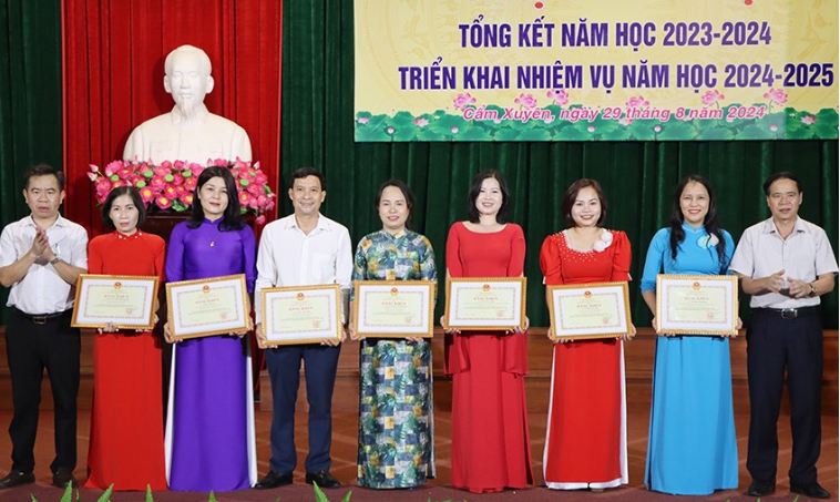 Triển khai nhiệm vụ năm học mới trên địa bàn huyện Cẩm Xuyên