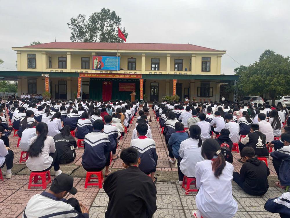 Tăng cường giáo dục pháp luật, nâng cao kỹ năng phòng tránh rủi ro cho học sinh