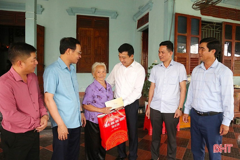 Hà Tĩnh hoàn thành chi trả trợ cấp ưu đãi 2 tháng cho người có công