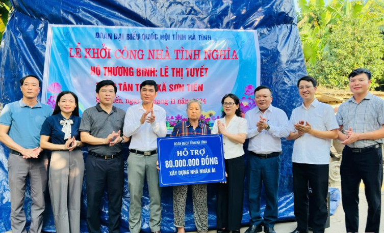 Hương Sơn: Khởi công xây nhà tình nghĩa cho gia đình chính sách