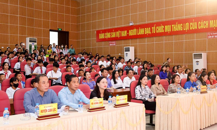 Nỗ lực thực hiện tốt các chính sách bảo vệ quyền và lợi ích trẻ em trên địa bàn huyện Can Lộc.