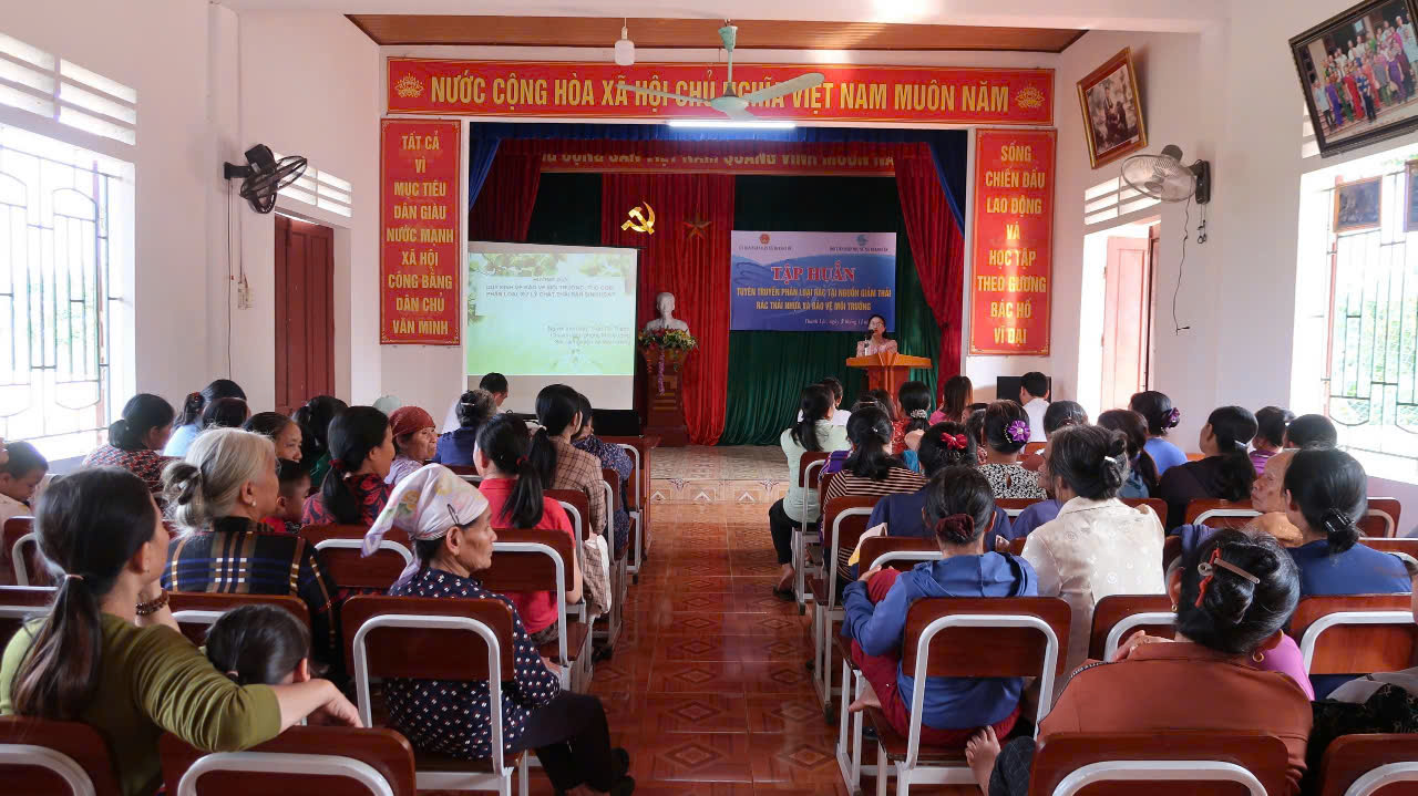 Hội LHPN huyện Can Lộc tổ chức tập huấn tuyên truyền phân loại xử lý rác thải tại nguồn