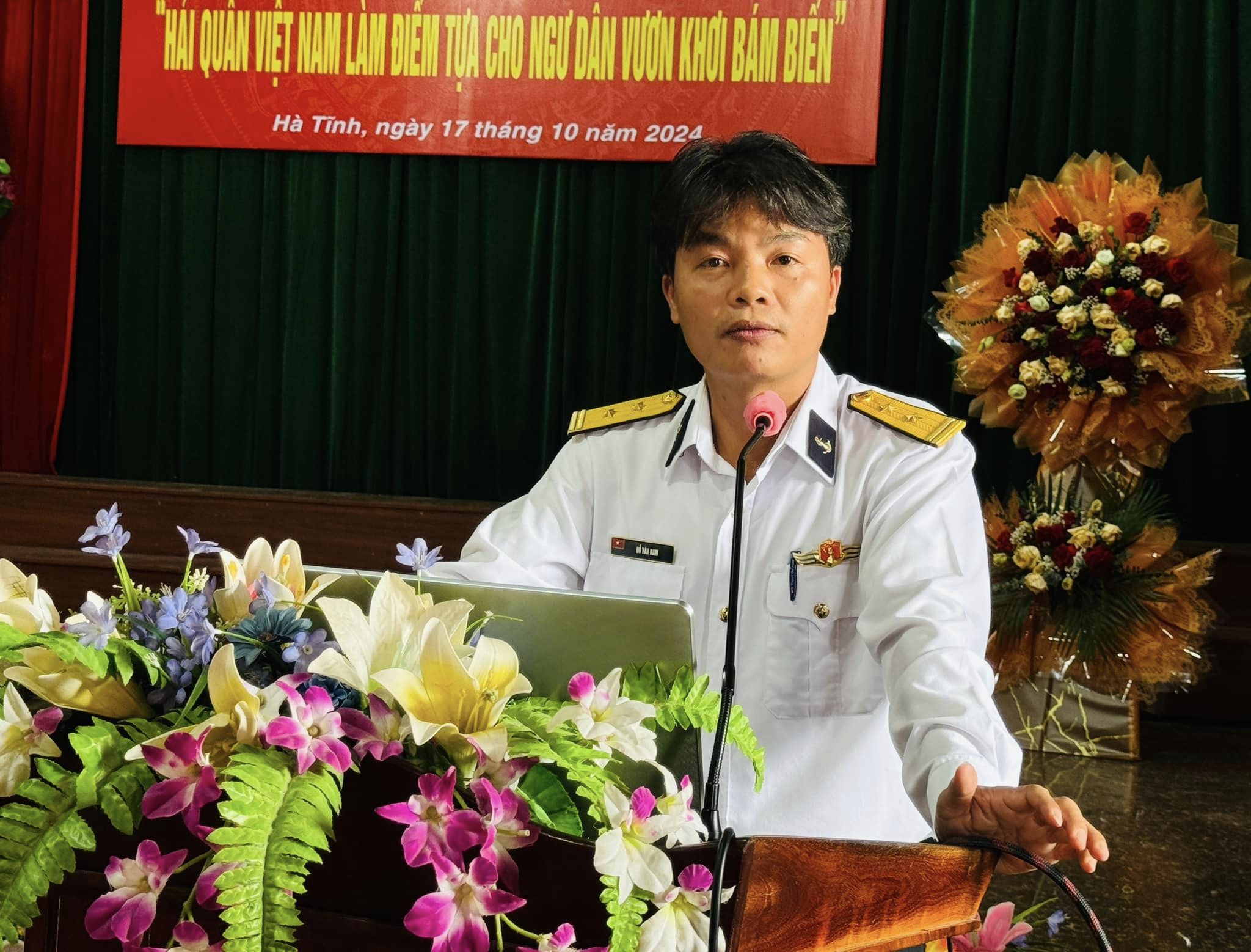 Chương trình: “Hải quân Việt Nam làm điểm tựa cho ngư dân vươn khơi bám biển'