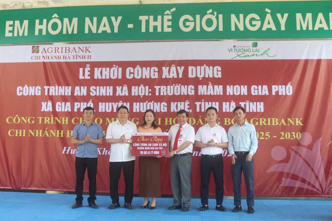 Hương Khê: Agribank Hà Tĩnh II hỗ trợ xây dựng trường mầm non trên địa bàn