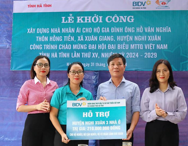 Hỗ trợ xây dựng 10 nhà nhân ái ở Nghi Xuân và Hương Khê