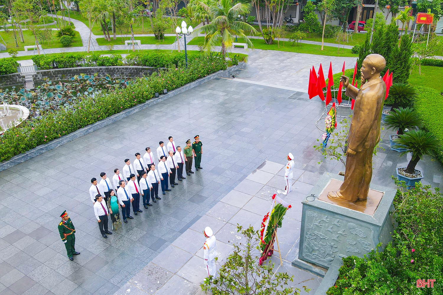Lãnh đạo tỉnh dâng hương Chủ tịch Hồ Chí Minh nhân kỷ niệm 80 năm Cách mạng tháng Tám và Quốc khánh