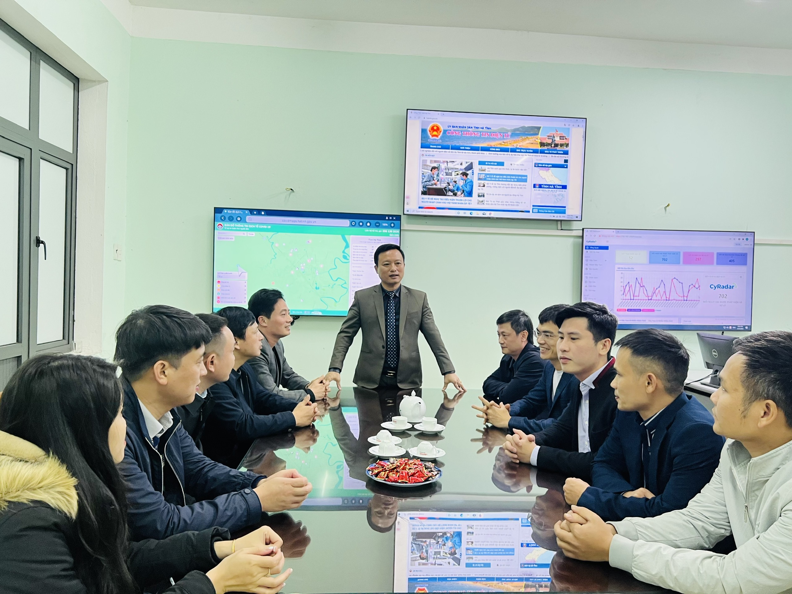 Kiểm tra, chúc Tết đơn vị quản trị vận hành Cổng TTĐT tỉnh và đảm bảo An toàn thông tin mạng