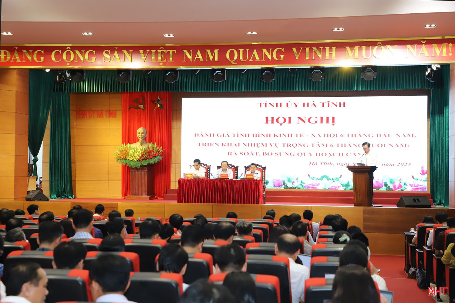 Thúc đẩy tăng trưởng kinh tế, vận hành hiệu quả mô hình chính quyền địa phương 2 cấp