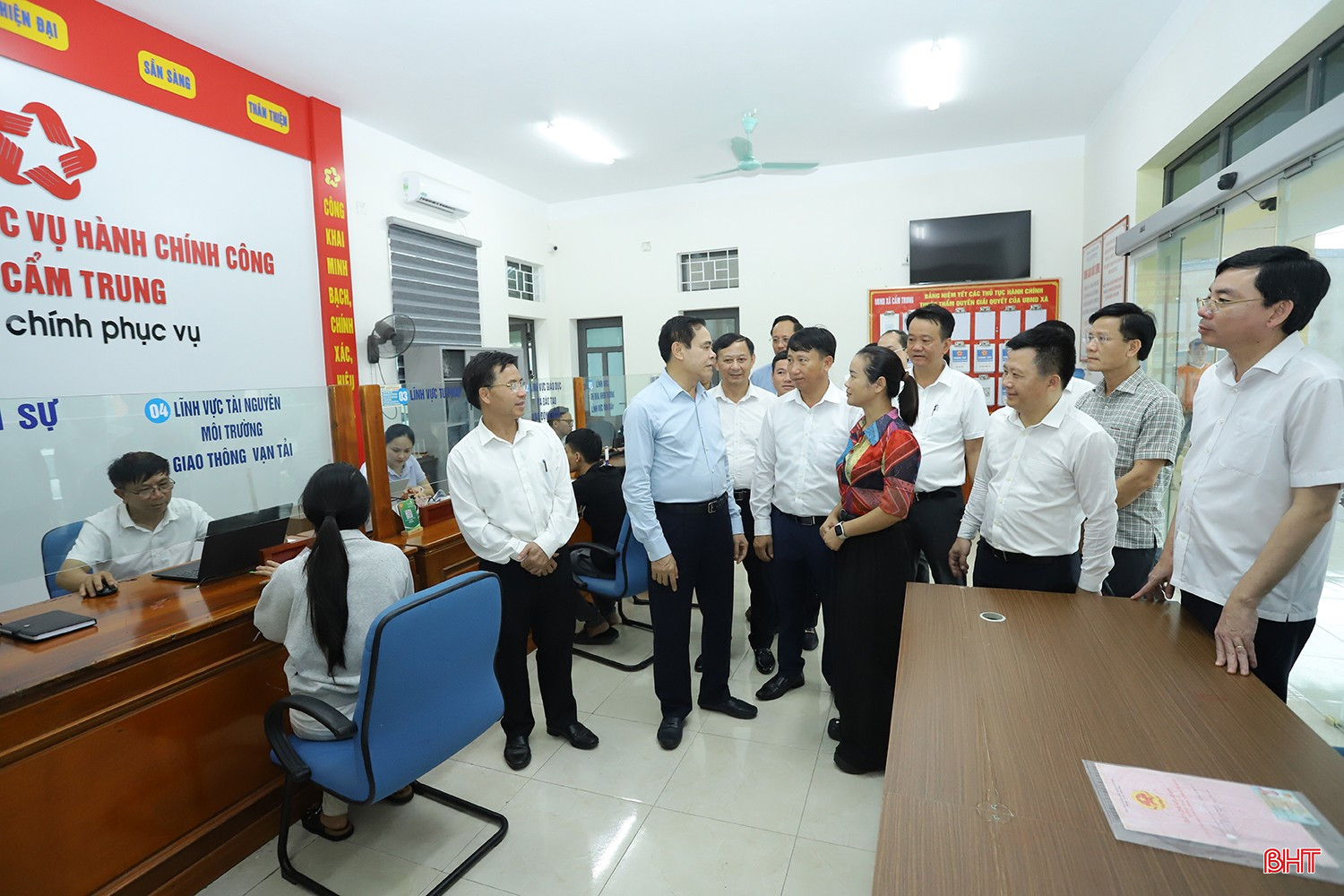 Xây dựng đội ngũ cán bộ cấp xã năng động, gần dân, vì Nhân dân phục vụ