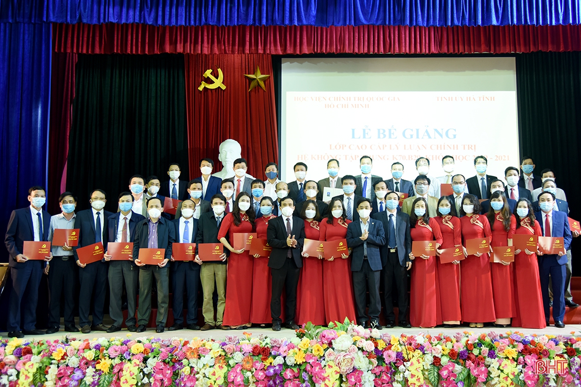 86 học viên Hà Tĩnh hoàn thành lớp cao cấp lý luận chính trị hệ không tập trung