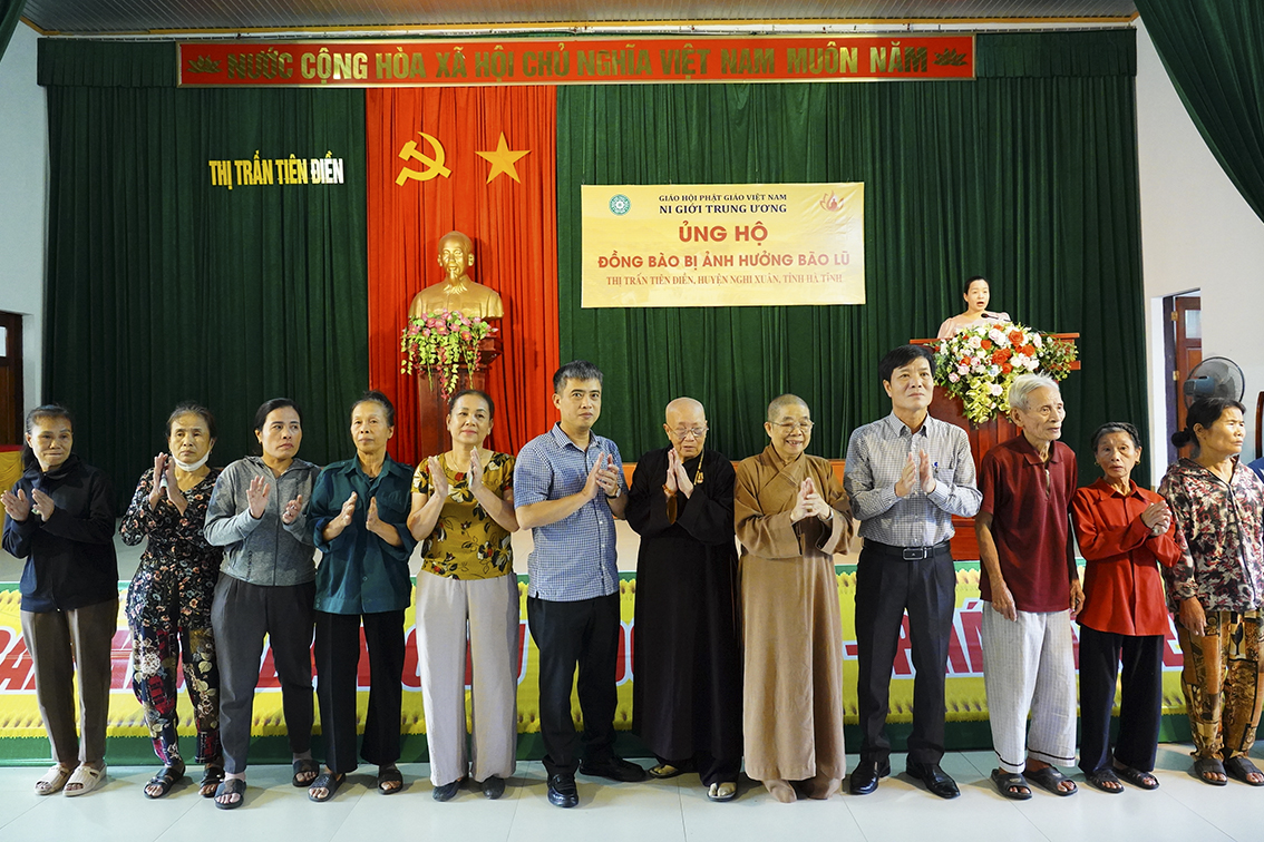 Nghi Xuân: Trao 200 suất quà cho hộ nghèo, bị ảnh hưởng do thiên tai