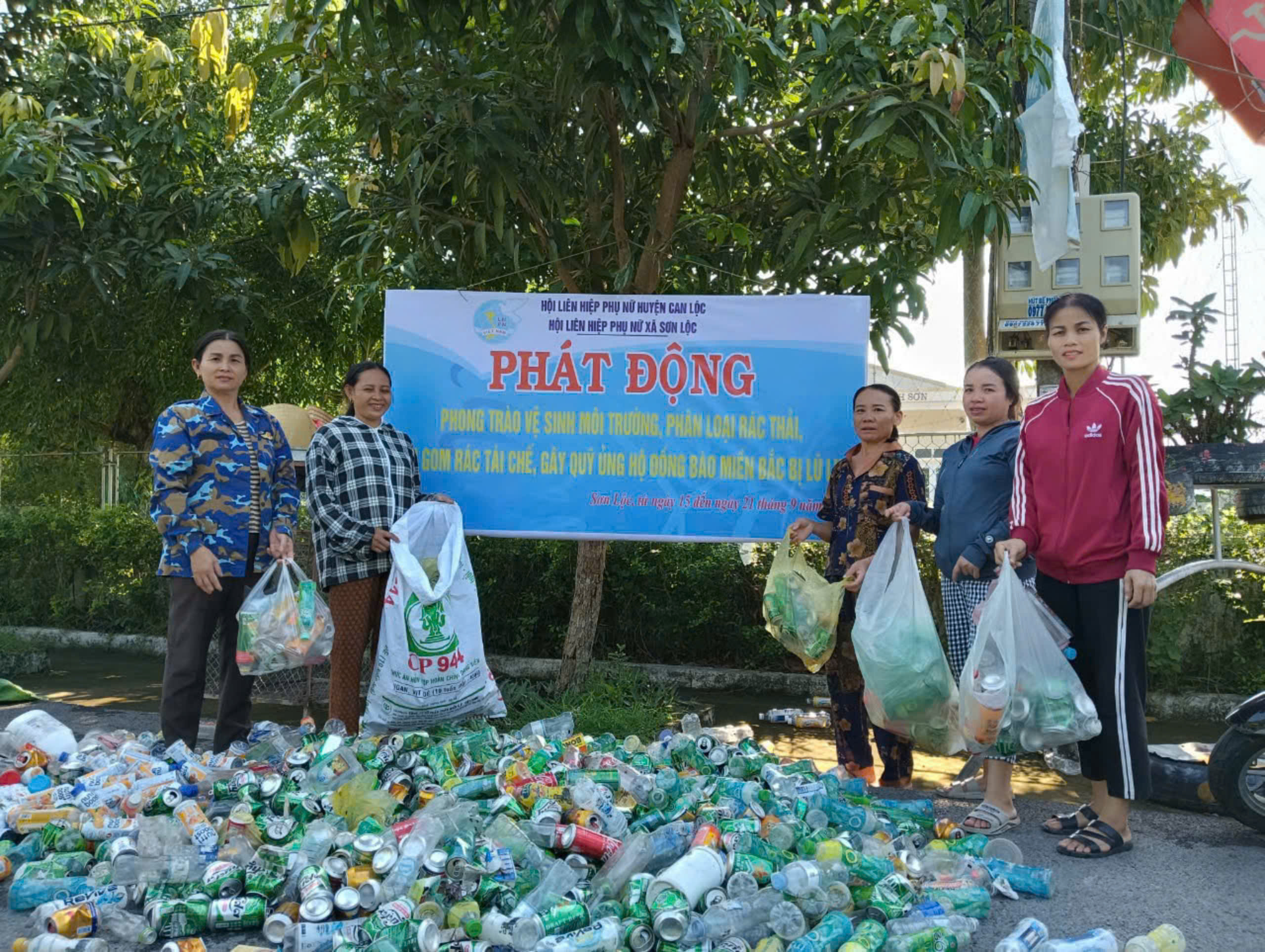 Hội phụ nữ Can Lộc bán rác thải phế liệu quyên góp hỗ trợ nhân dân các tỉnh Miền Bắc ảnh hưởng cơn bão số 3