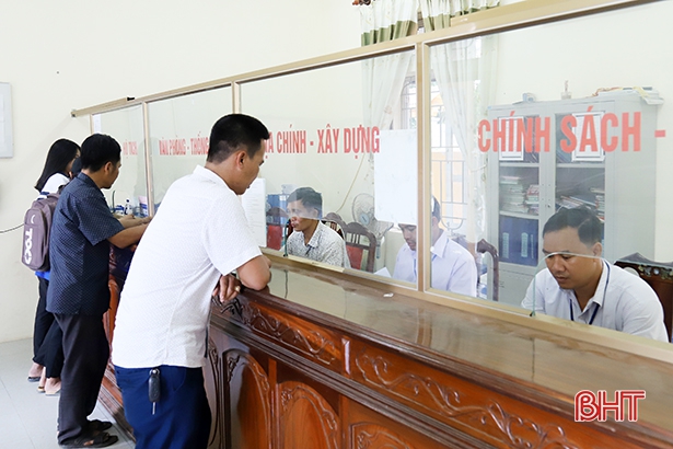 Ban hành nghị quyết, Lộc Hà 'hóa giải' khó khăn trong sắp xếp bộ máy, tinh giản biên chế