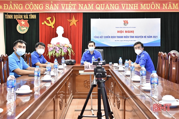 Tỉnh đoàn Hà Tĩnh nhận bằng khen xuất sắc trong chiến dịch tình nguyện hè