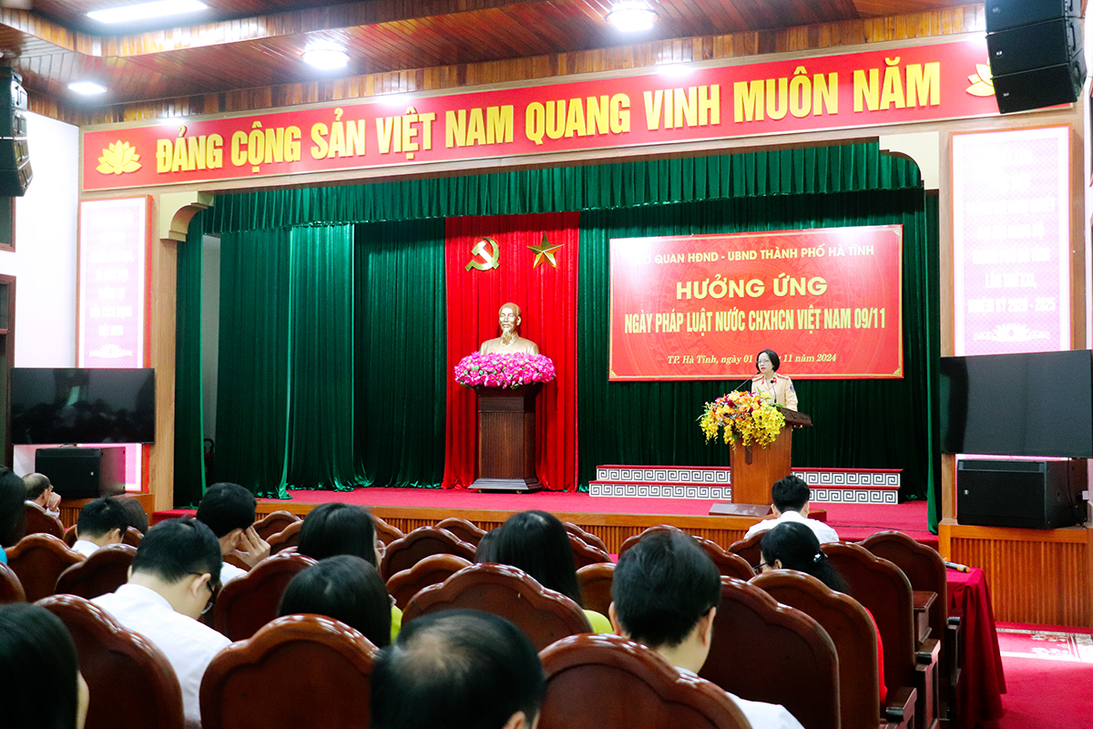 TP Hà Tĩnh hưởng ứng ngày pháp luật nước CHXHCNVN 9/11