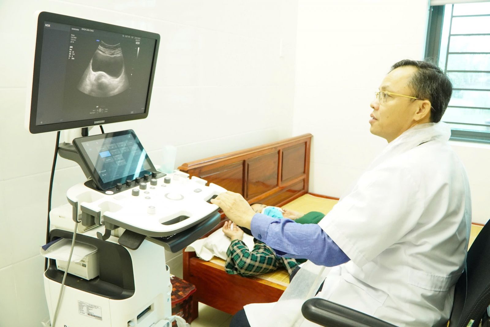 Nâng cao năng lực khám chữa bệnh cho các trạm y tế ở Hà Tĩnh